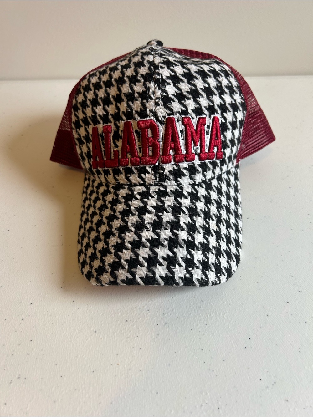 Alabama Houndstooth Trucker Hat - Crimson & Black Roll Tide EUC